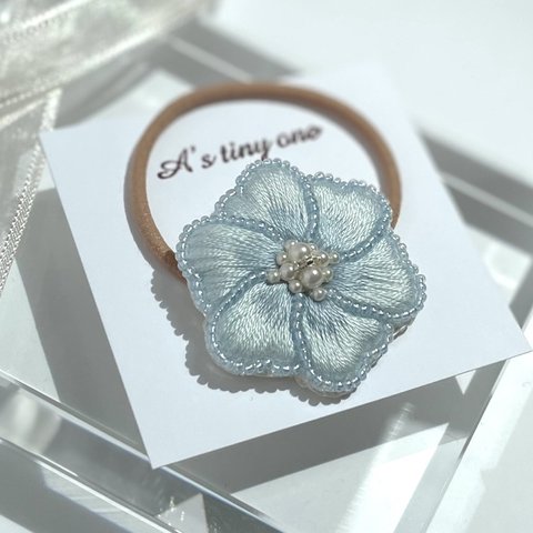 <ブルー>お花の刺繍のヘアゴム