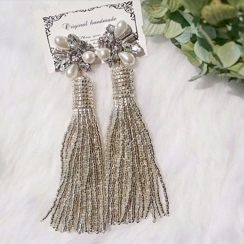 Swarovaki × beads tassel earring（silver×silver）