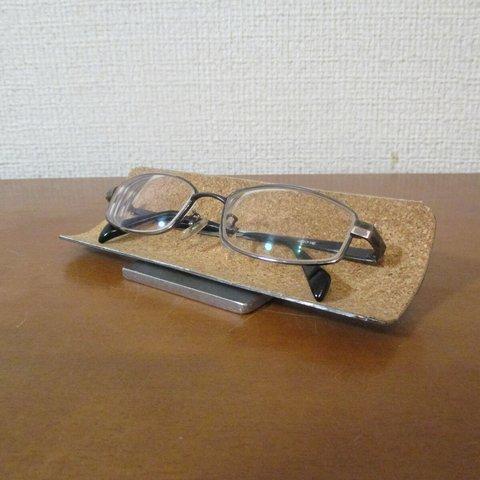 バレンタインデープレゼントに　めがねスタンド　眼鏡収納ディスプレイスタンド  ak-design
