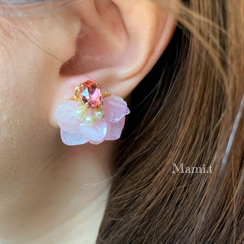 《Mami.t》スワロフスキーと紫陽花　イヤリング／ピアス