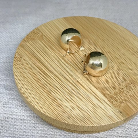 ボールピアス　ゴールド