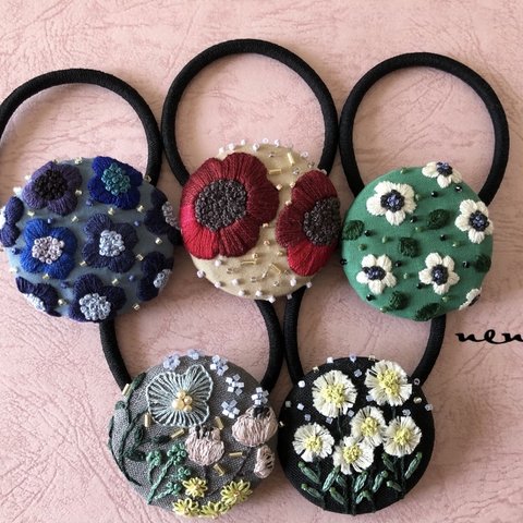 刺繍のヘアゴム