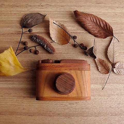 けやきのカメラ (★台付き)  wooden camera