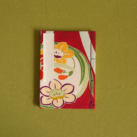 和綴じ　花の輪　縦書きノート（布装・B6サイズ）