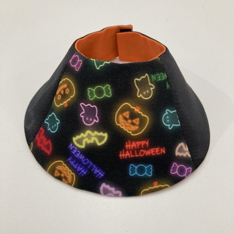 aiboちゃんのピカピカ ネオンカラーとサテンブラックのハロウィン BIGスタイ　aibo's neon color Halloween style bib