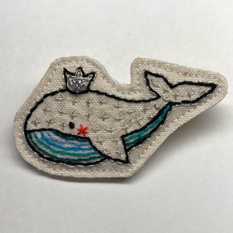 クジラ刺繍ブローチ②