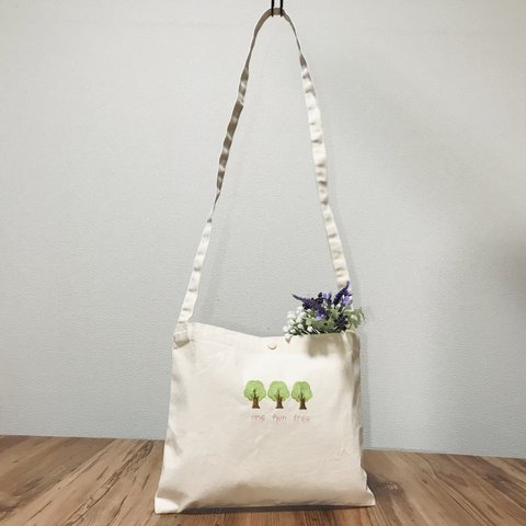 刺繍入りスタンダード キャンバス サコッシュ　ナチュラル