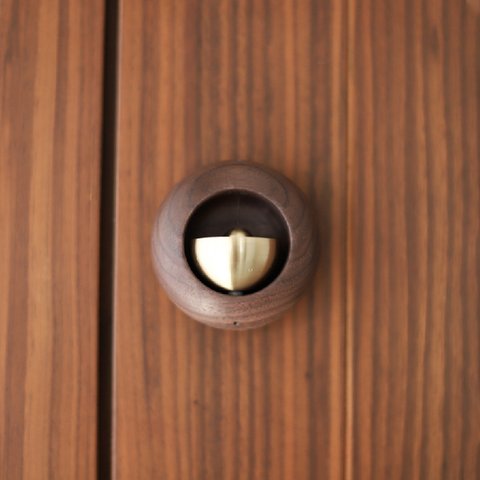 ドアベル 優しい音のドアチャイム 木製 真鍮 玄関 磁石 ホーム 店舗 (小さい円型-ウォールナット)