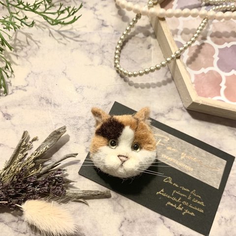 【SALE】羊毛　猫のキーホルダーブローチmini（三毛猫）