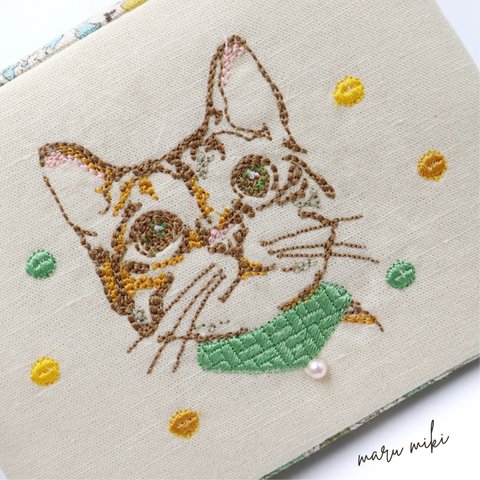 【とらねこちゃん刺繍ポケットティッシュケース】