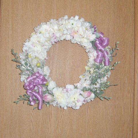 フラワーリース・ピンクのバラと小花のリース（ベース台３０cm・スタンド付き））　結婚のお祝い・ウエルカムボード・玄関・お部屋・リビングのインテリア・　