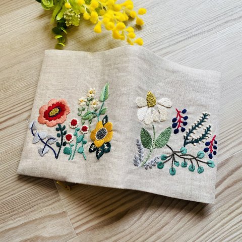 手刺繍ブックカバー花＊文庫　ほぼ日手帳