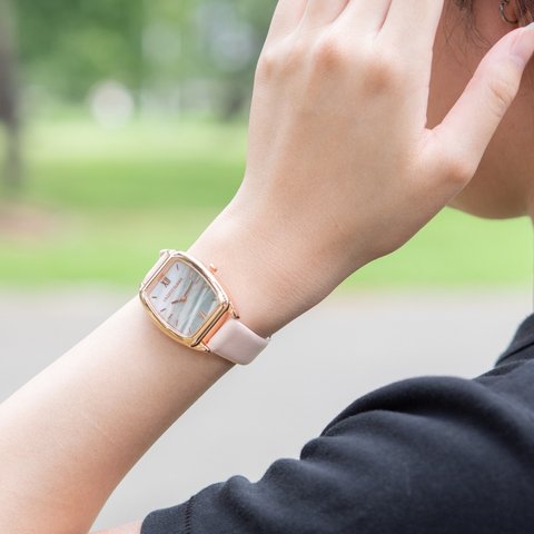 新作【マーブルデザインがかわいいスクエア腕時計】腕時計 ピンク レディース レザー ベルト交換可能 