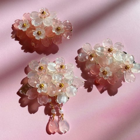 キラキラ半透明シェル風 桜のヘアクリップ