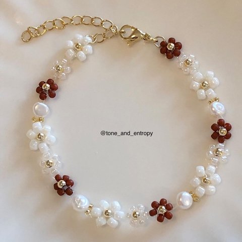 淡水パールとテラコッタのお花のビーズブレスレット / Freshwater pearls & beaded flowers bracelet