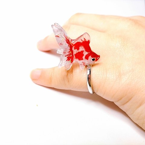 金魚の指輪 -💍泳ぐ可愛さを指の間で感じて💍ㅤㅤ