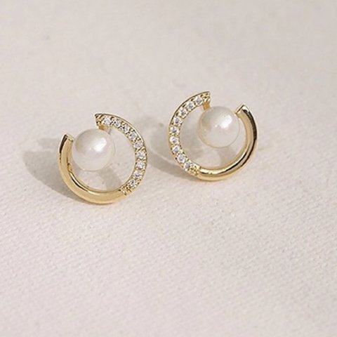 ラスト1点❣️コロンとキュートなゴールド＆パール＆ジルコニアピアス ／18K silver925ポスト／卒業式 入学式 繊細な 美しい 小ぶり 癒し スタイリッシュ ミニ 