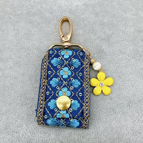 インド刺繍リボンのカチューシャホルダー