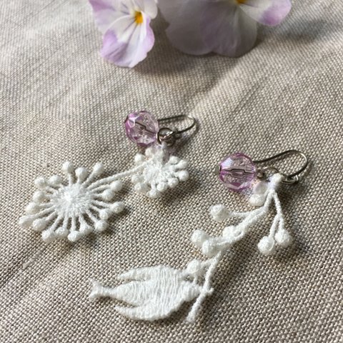 北欧 鳥＆わたげレース　ピアス　チタン　金属アレルギー対応　すみれ色