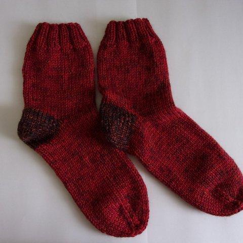 赤　毛糸の手編み靴下　23～24㎝