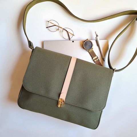 A4 shoulder bag/KURASHIki〈olive〉