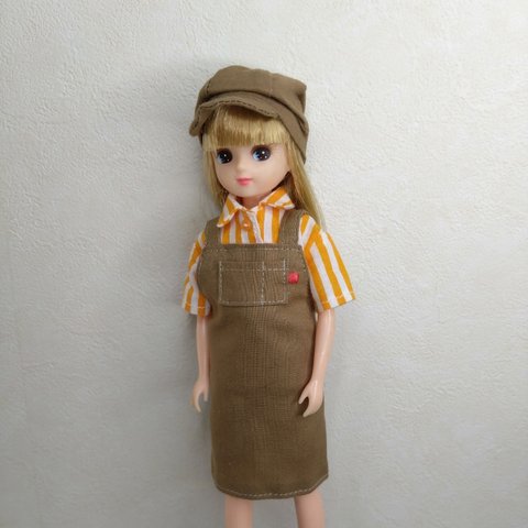 リカちゃんサイズ　バイト制服