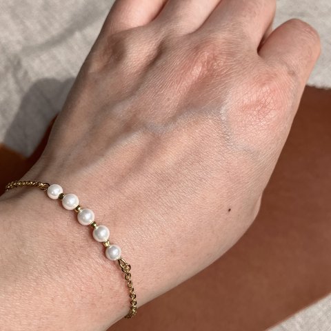 – Shell Pearl シェルパール –Gemstone x Gold Chain Bracelet