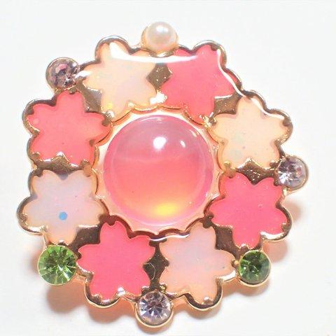 チェリーピンクの桜ブローチ レジン 春 春色 桜 ピンク色