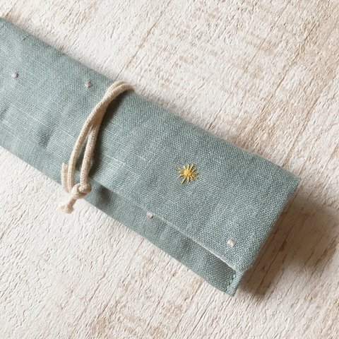 ちいさな手刺繍～そら～  リネンのペンケース 