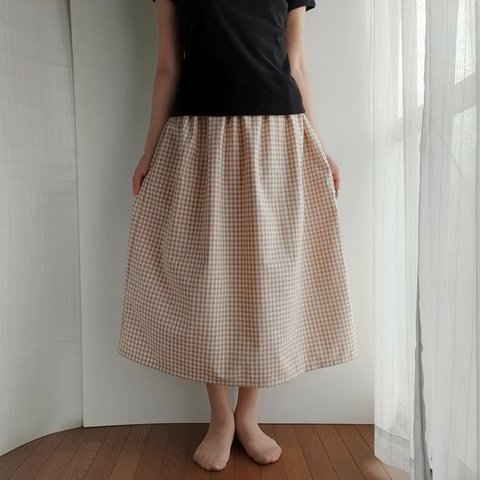 ギンガムチェックのゆったりギャザースカート～フリーサイズ～ベージュ×白　スカート丈70・75・80・85㎝