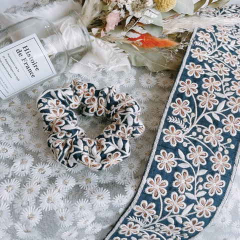 春に向けたお花インド刺繍リボン♡ヘアゴム  シュシュ