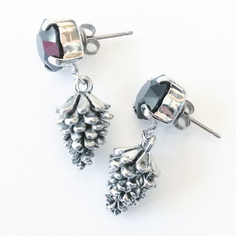 SWAROVSKI pinecone(s)