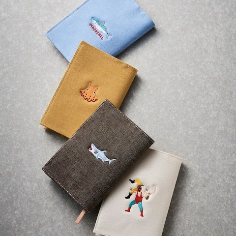 【文庫サイズ】名入れ可能 ワンポイント 刺繍 ブックカバー  日本製 honok