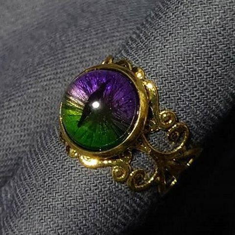 『ドラゴンの眼』リング　黄緑×紫