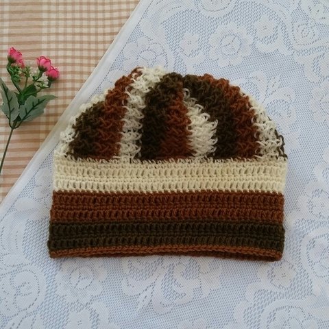 毛糸の手編み帽子