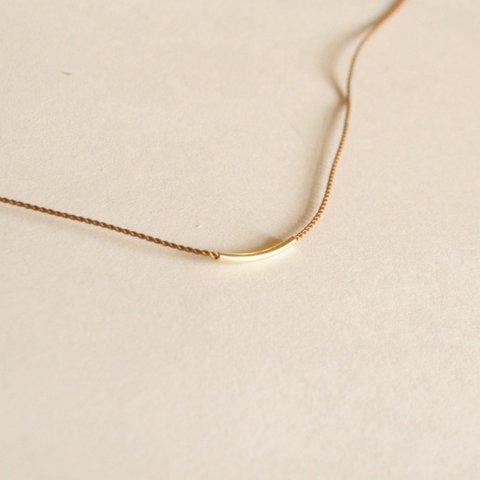 brown nylon curved necklace k18