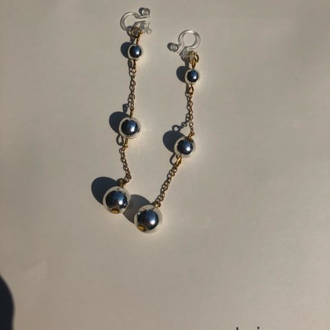 ball earring