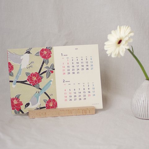 【受注予約★12月10日頃発送】【2024年】 野鳥と花のカレンダー【木製カレンダー台付き】使用後はポストカードに