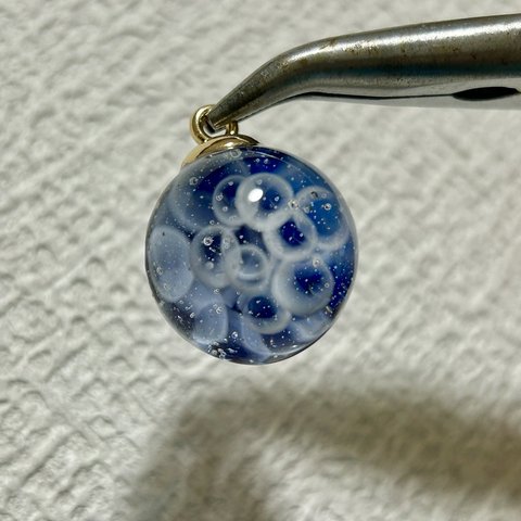 レジン【クラゲの浮遊】ハンドメイド アクセサリー 海 ゴールド シルバー ピアス イヤリング カラフル 個性的 サーフィン 夏 春 