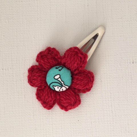 手編みのお花ヘアピン