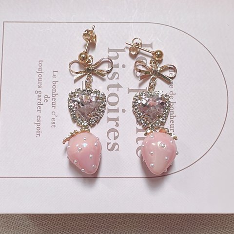 リボン　ビジュー　いちご　ピアス/イヤリング