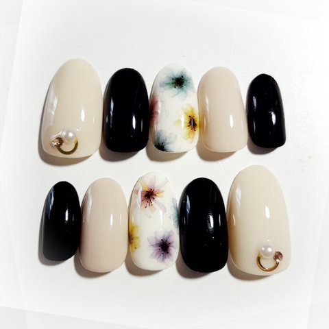 押し花ネイルチップBlack×Beige