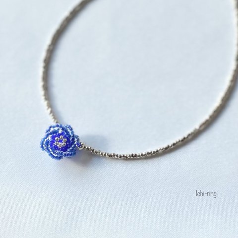 青いミニ薔薇のペンダント︎＊ネックレス　"Rosetta blue”