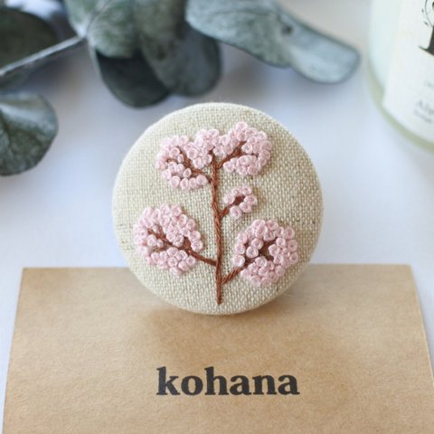 桜   (大)【ブローチ／ヘアゴム 】手刺繡