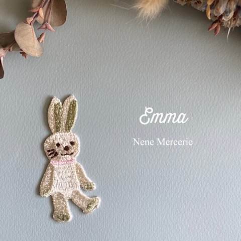 ウサギのEmma（エマちゃん） 刺繍アイロンワッペン