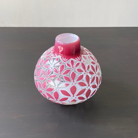 pattern vase　桃菱花