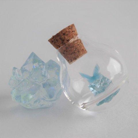 天然石と蝶の小瓶