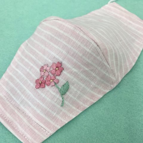 ♡新色♡お花刺繍のリネンマスク　手刺繍　刺繍マスク　リネンマスク　お花　ベビーピンク　大人用立体マスク　ダブルガーゼマスク