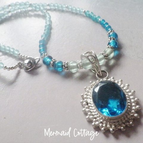 Ocean Blue Big Framed Glass necklace 海のグラデーション・ステートメントネックレス