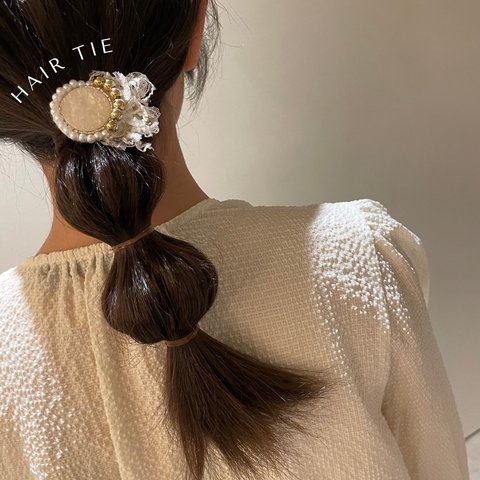 【ベージュ】ふわふわ♡ビーズ刺繍ヘアゴム